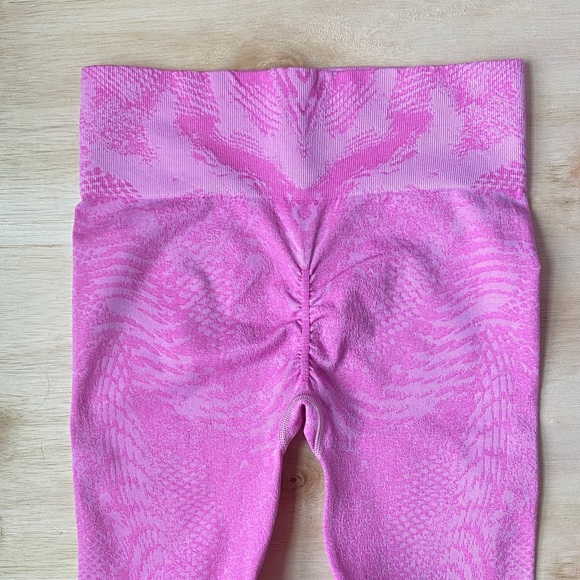 ADAPT ANIMAL X WHITNEY SEAMLESS LEGGINGS - Picture 9 of 13